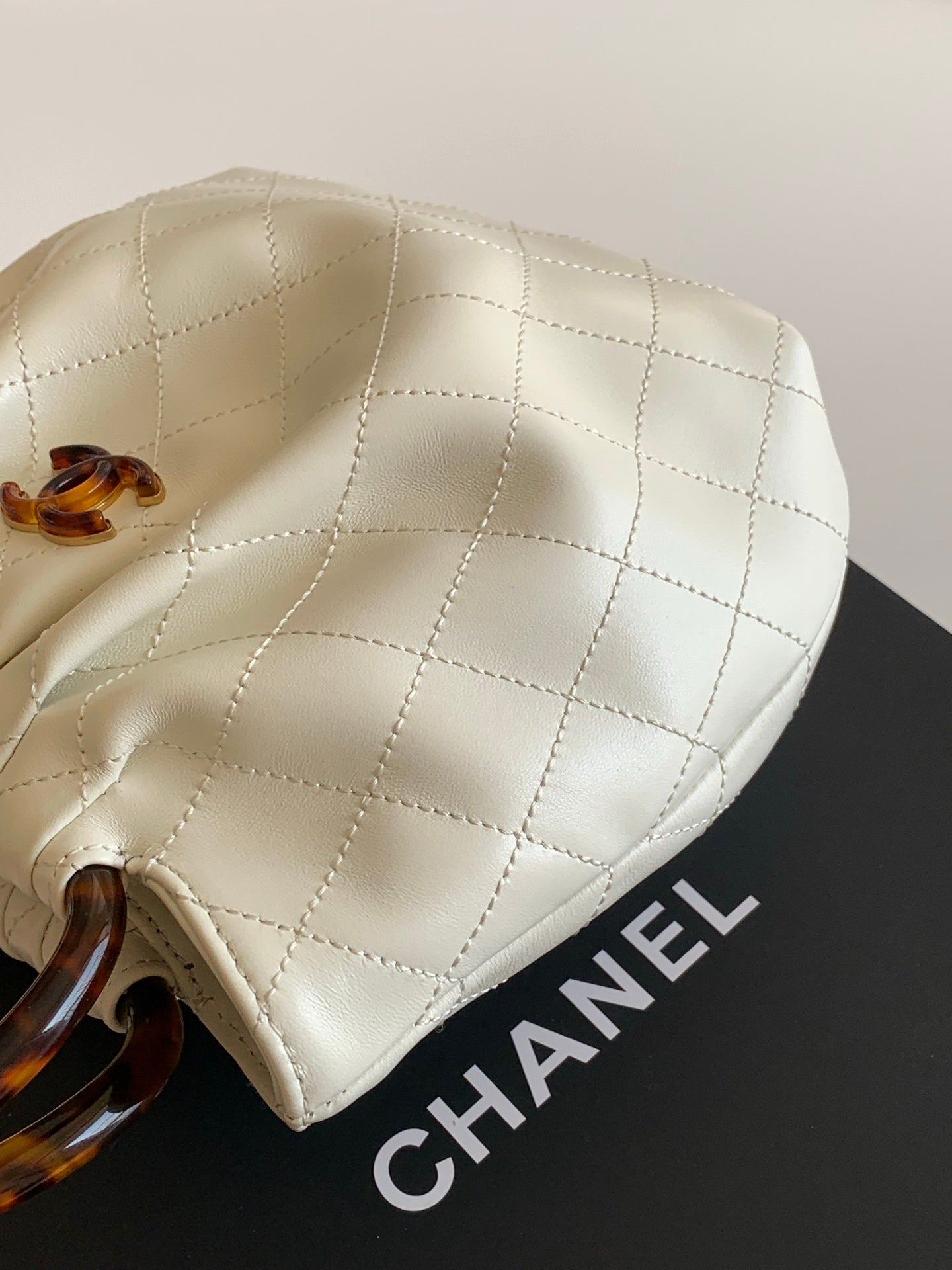 CC 26C Lambskin Bag Tortoiseshell Handle Edition